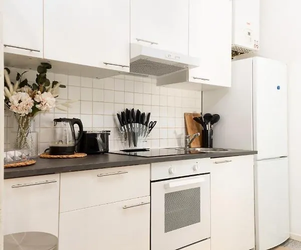 Spacious And Near Metro I Close To Parks I Akh *