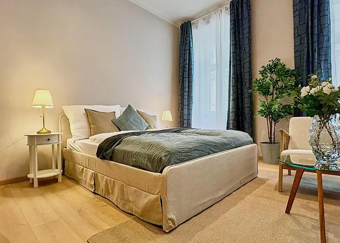 Spacious And Near Metro I Close To Parks I Akh Βιέννη
